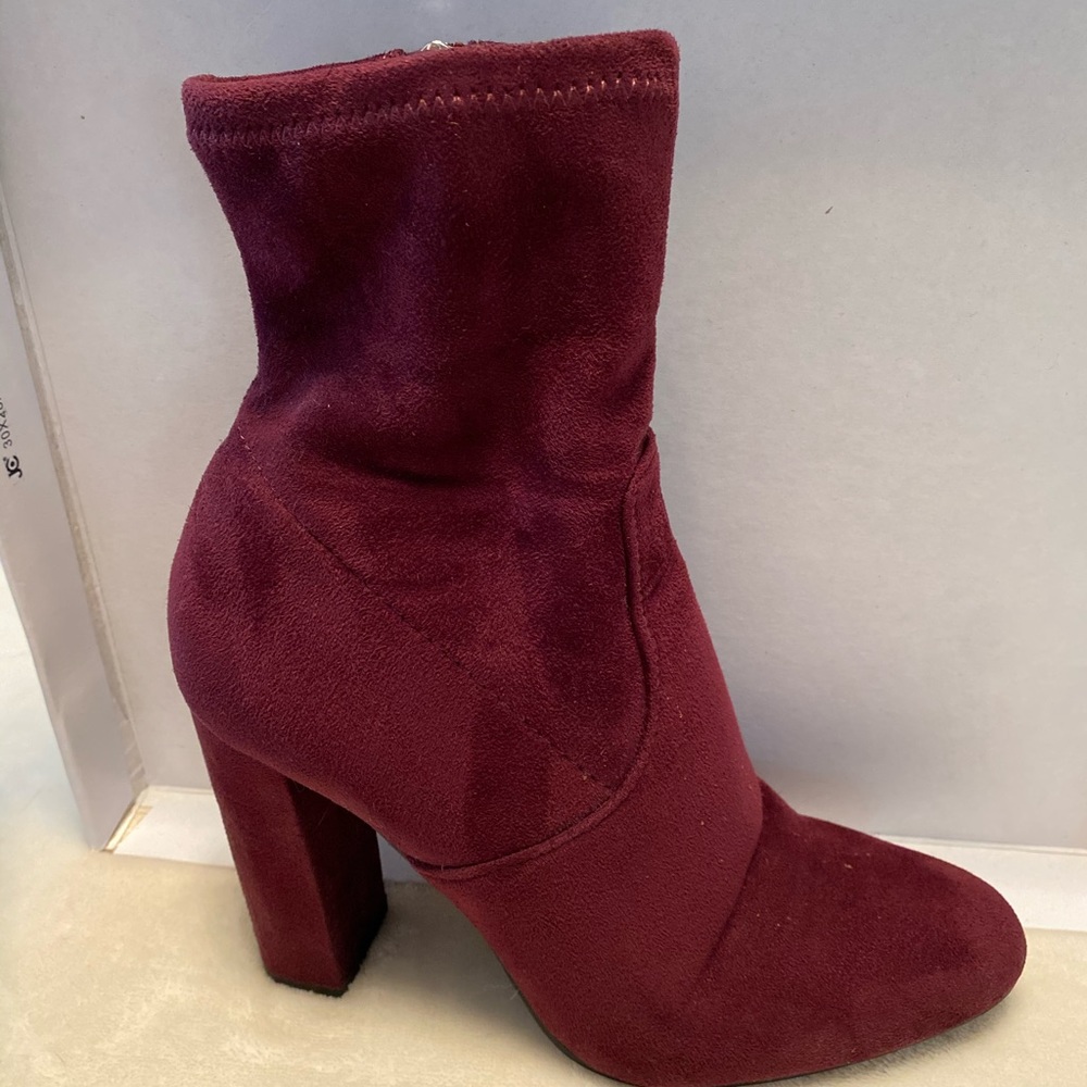 Burgundy suede Boots